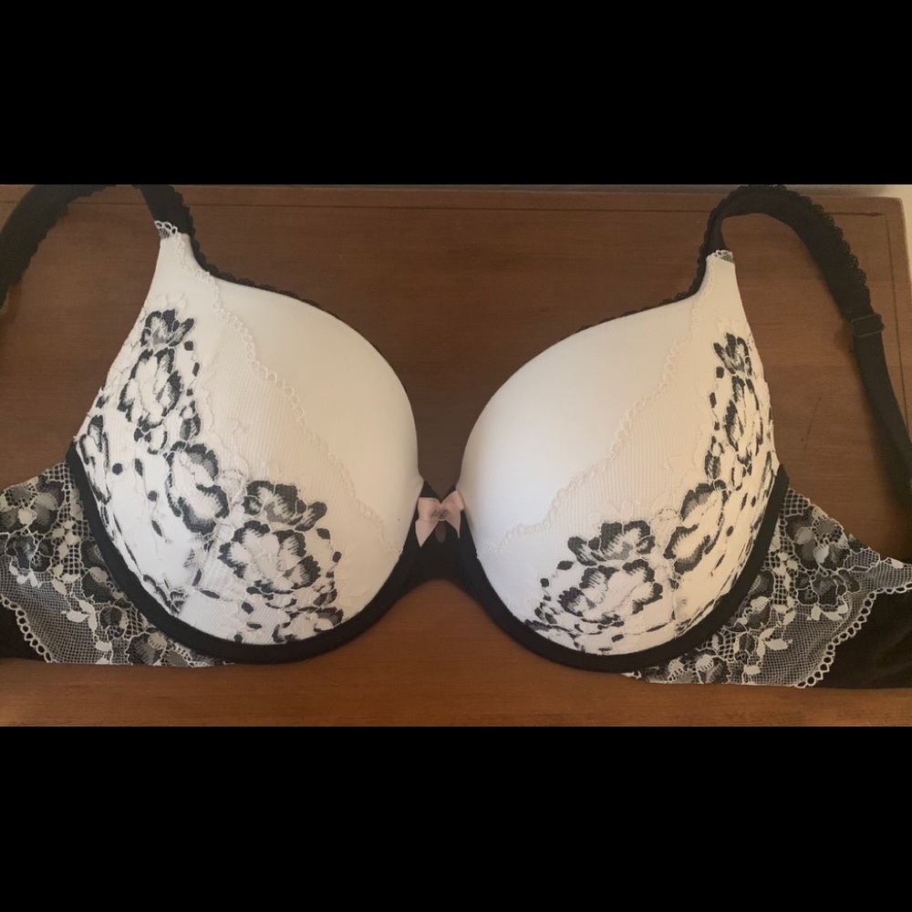 Body By Victoria Perfect Shape Bra NWOT